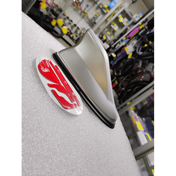 Antena aleta de tiburón *Con Base Negra* tunning gris plata  11