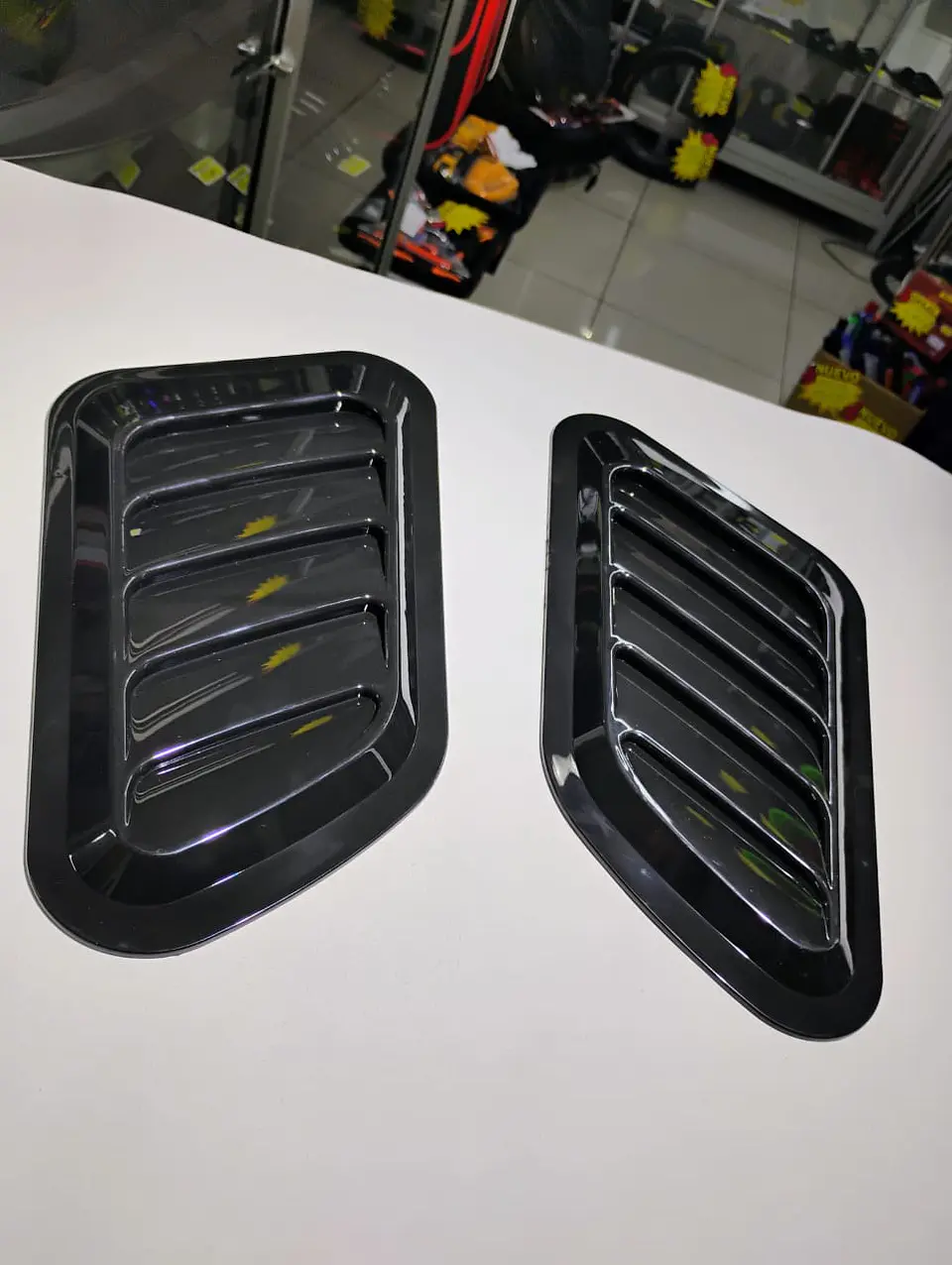 X2 Cubiertas Toma de flujo de aire para capot de autos decorativa 3
