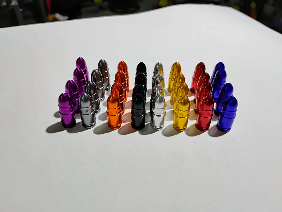 Set X4 Tapas de válvulas universal para autos, motos 4
