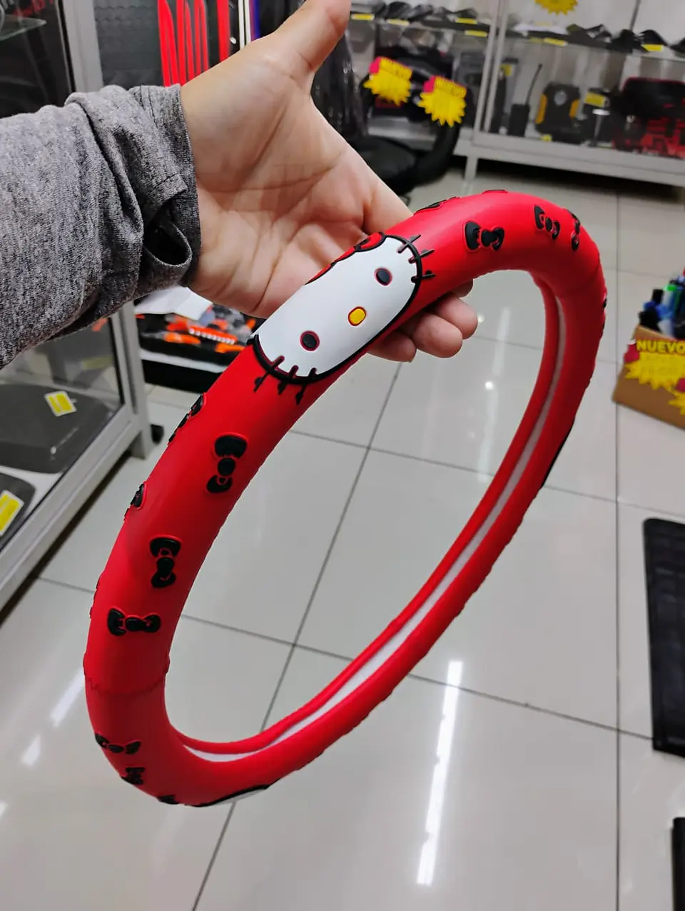 Forro cubre volantes de autos de goma anti-resbalante hello Kitty rojo 5