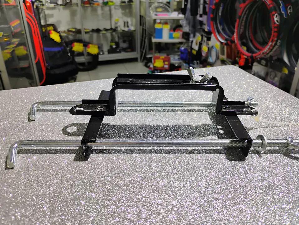 Soporte sujetador de batería barra transversal ajustable para autos 1