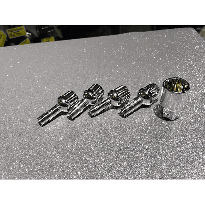  Juego 4 pernos  de seguridad con 1 llave de acero color plata para llantas 5