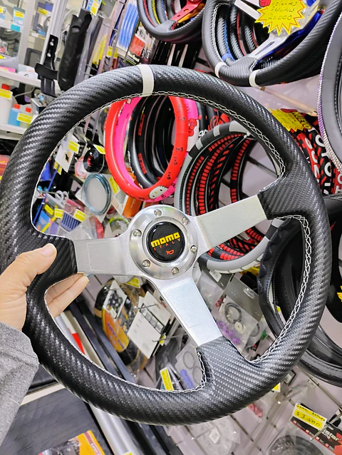 Volante de auto universal deportivo momo con botón de bocina PLATA