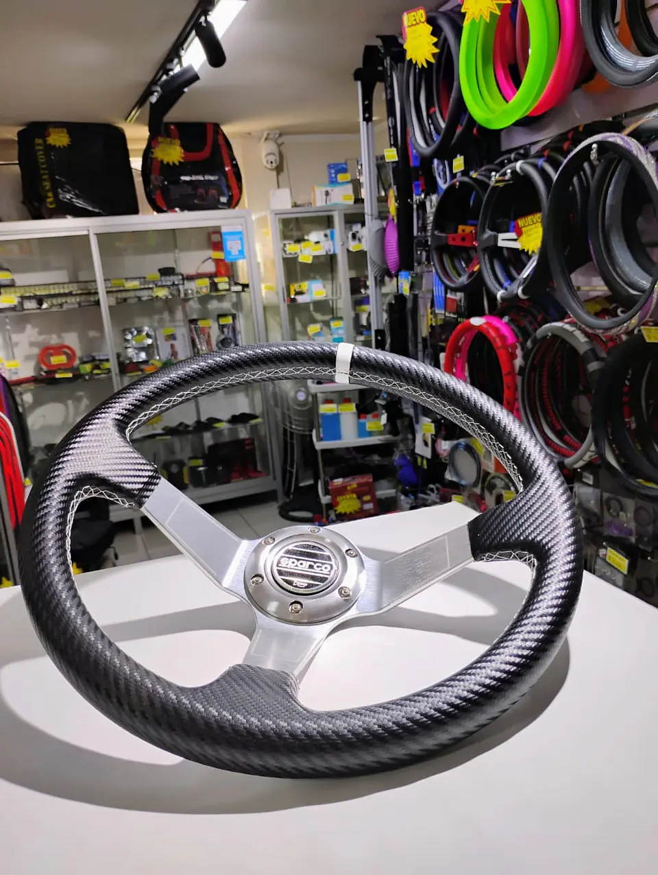 Volante de auto universal deportivo SPARCO con botón de bocina PLATA 3