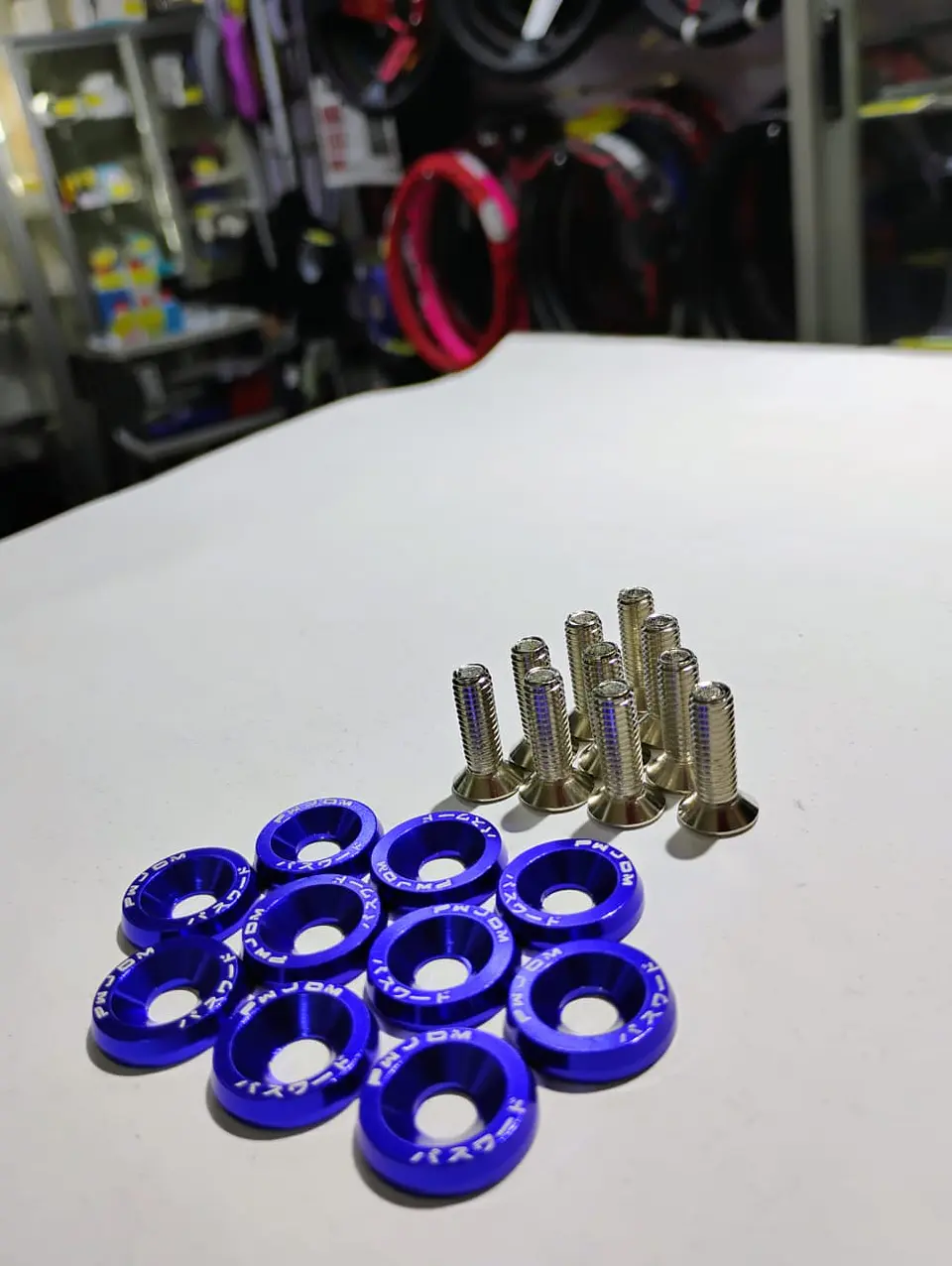 Set de 10 tornillos con 10 arandelas hexagonales M6 de aluminio azul 12
