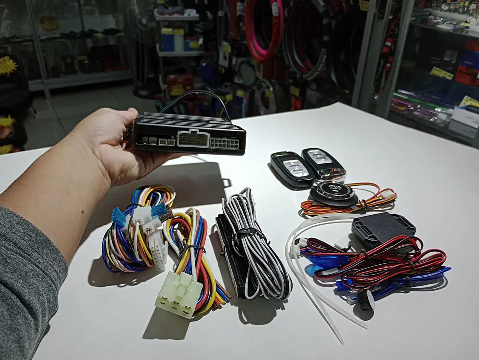 Kit Alarma de seguridad de Auto PKE con Encendido y Apagado Por Botón 4