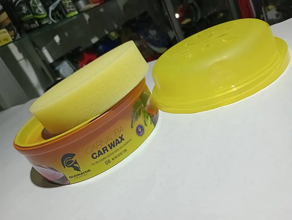 Cera pulitura carnauba Gladiator en crema, alto brillo 9