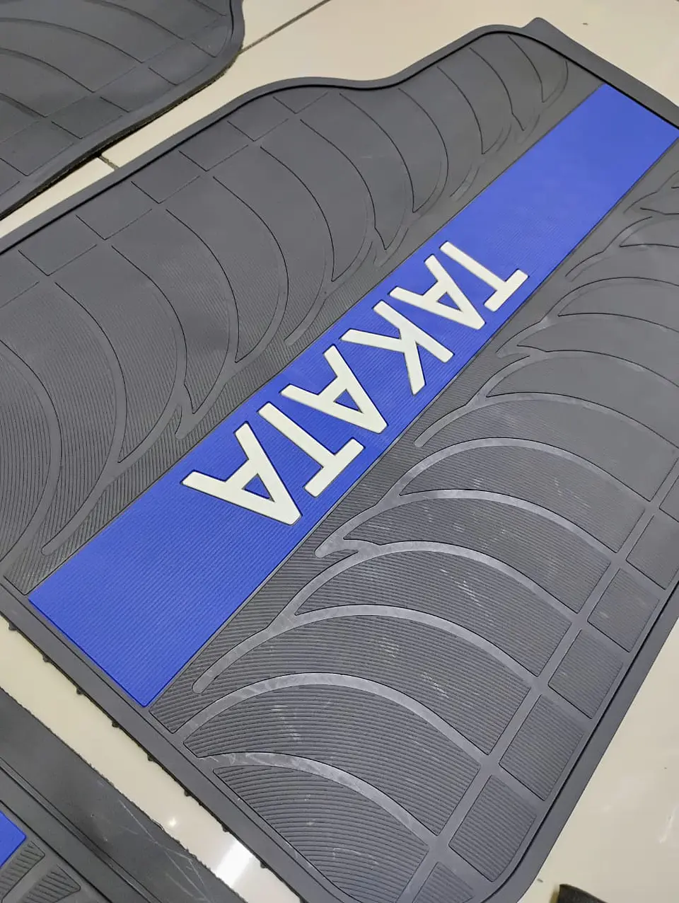 Set pisos X4 alfombras de goma tunning Takata - Negro/Azul 4