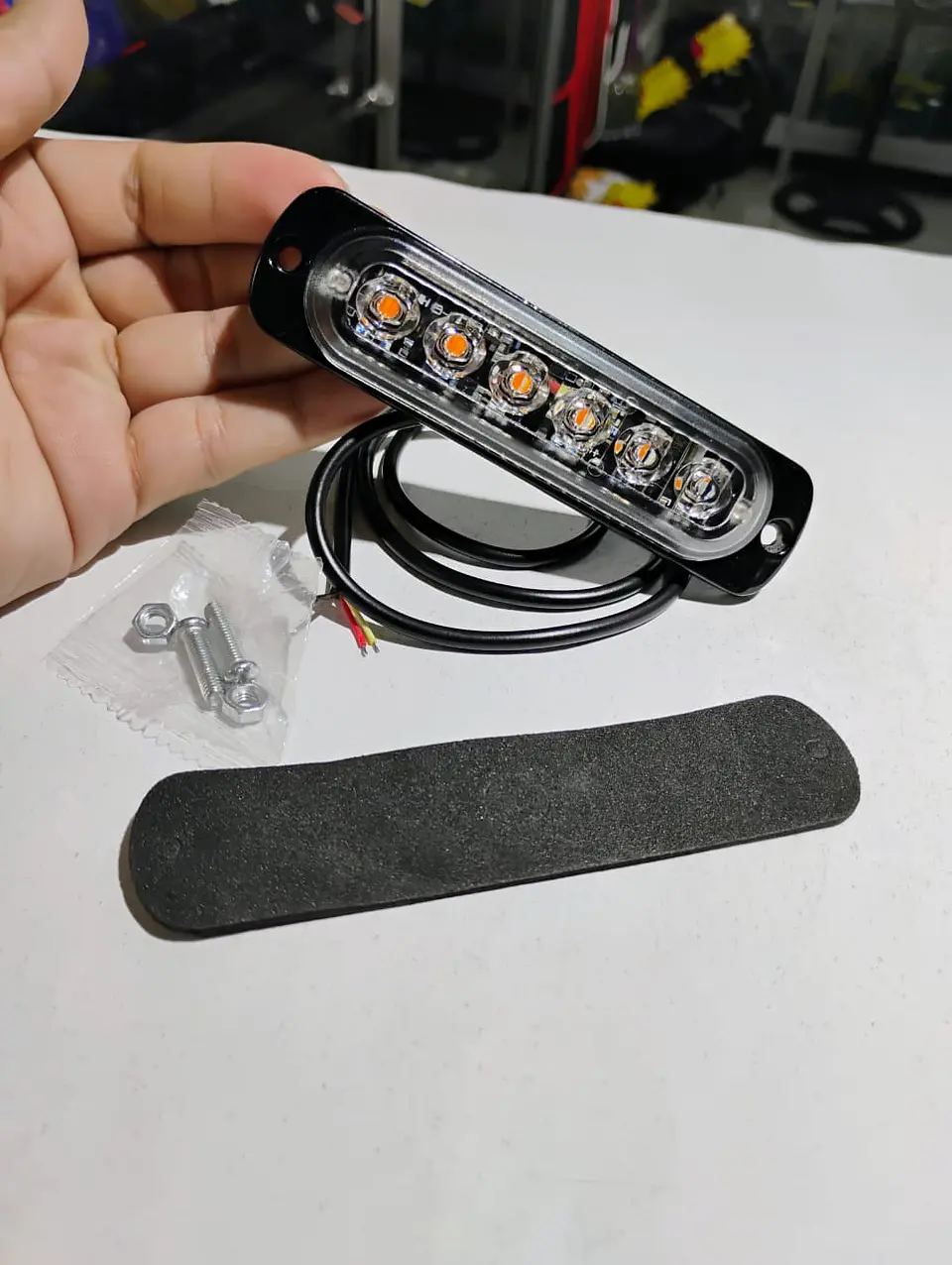 Barra de Luz LED estroboscópica de emergencia 6 led 18 watts 17