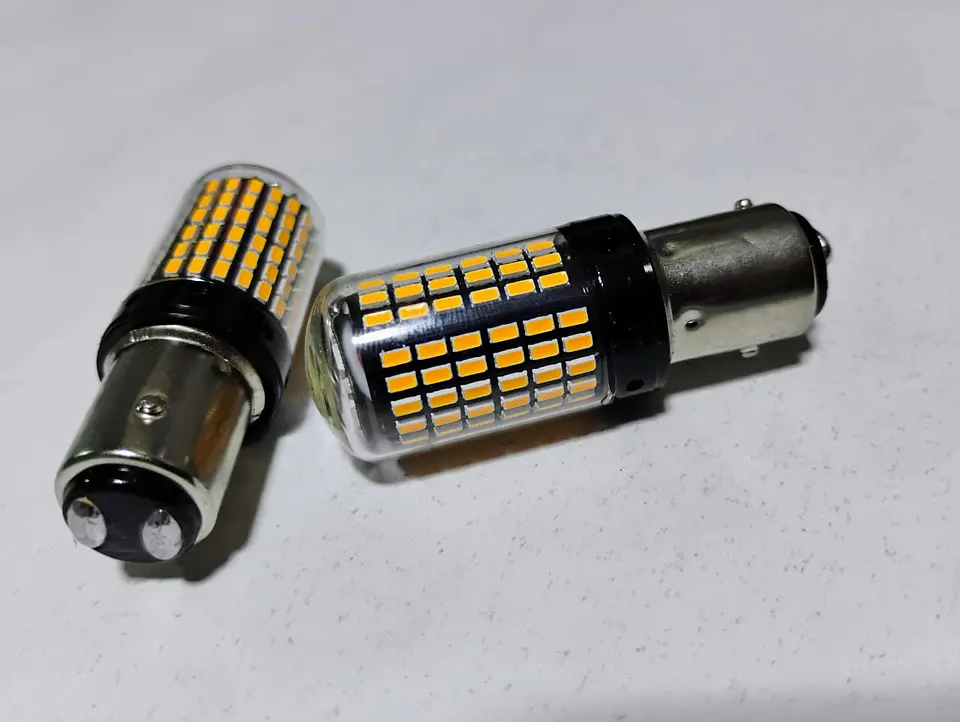 Par de Ampolletas Led doble contacto 2 contactos BAYD15D P21/5W 8