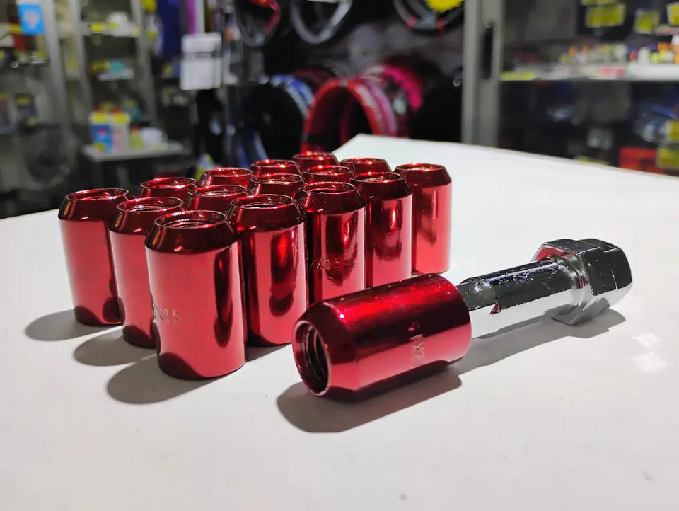 Set tuercas de seguridad 16 piezas 32mm - Rojo 9