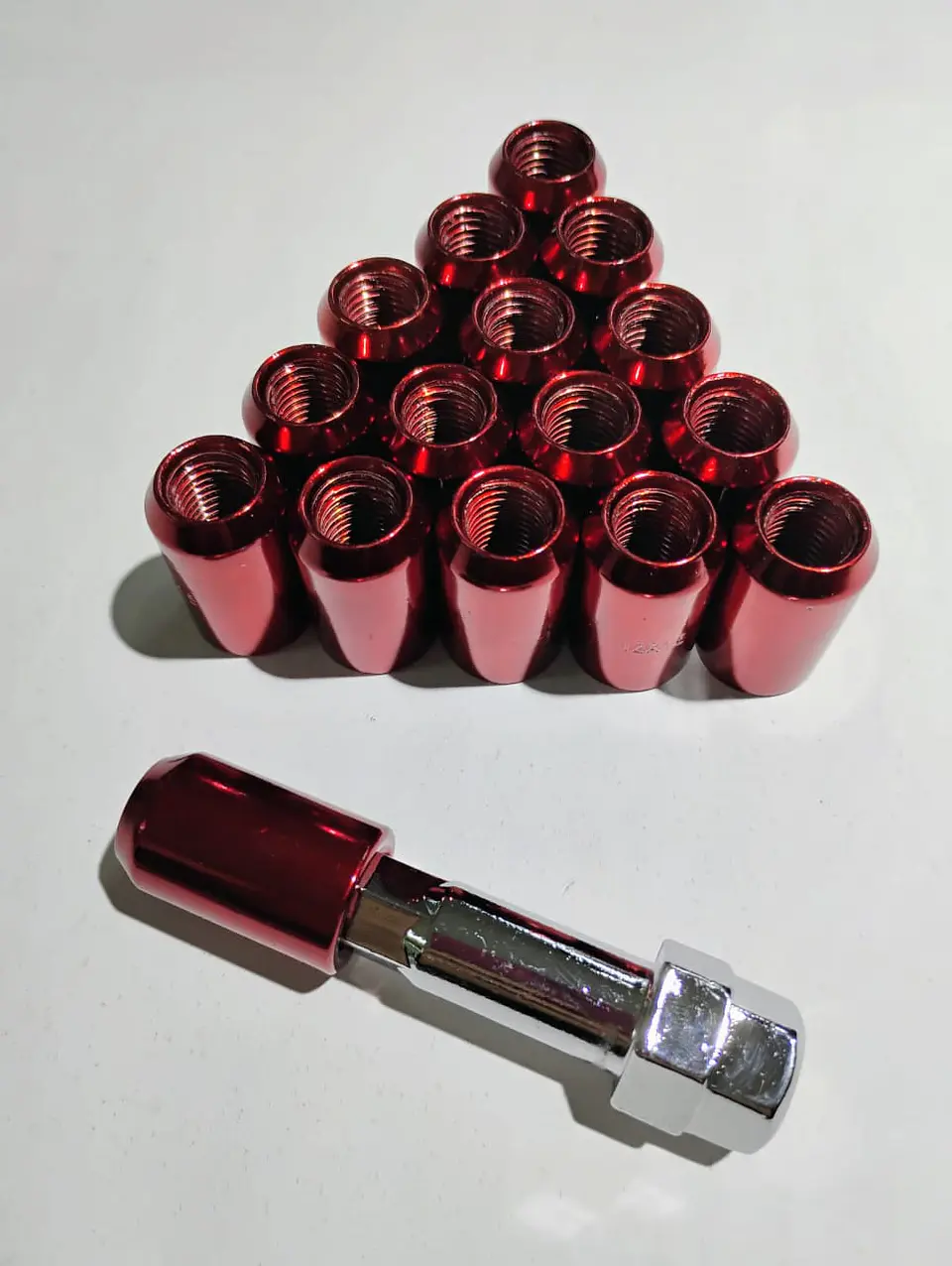Set tuercas de seguridad 16 piezas 32mm - Rojo 12