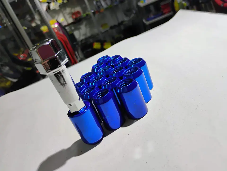 Set tuercas de seguridad 16 piezas 32mm - Azul 8