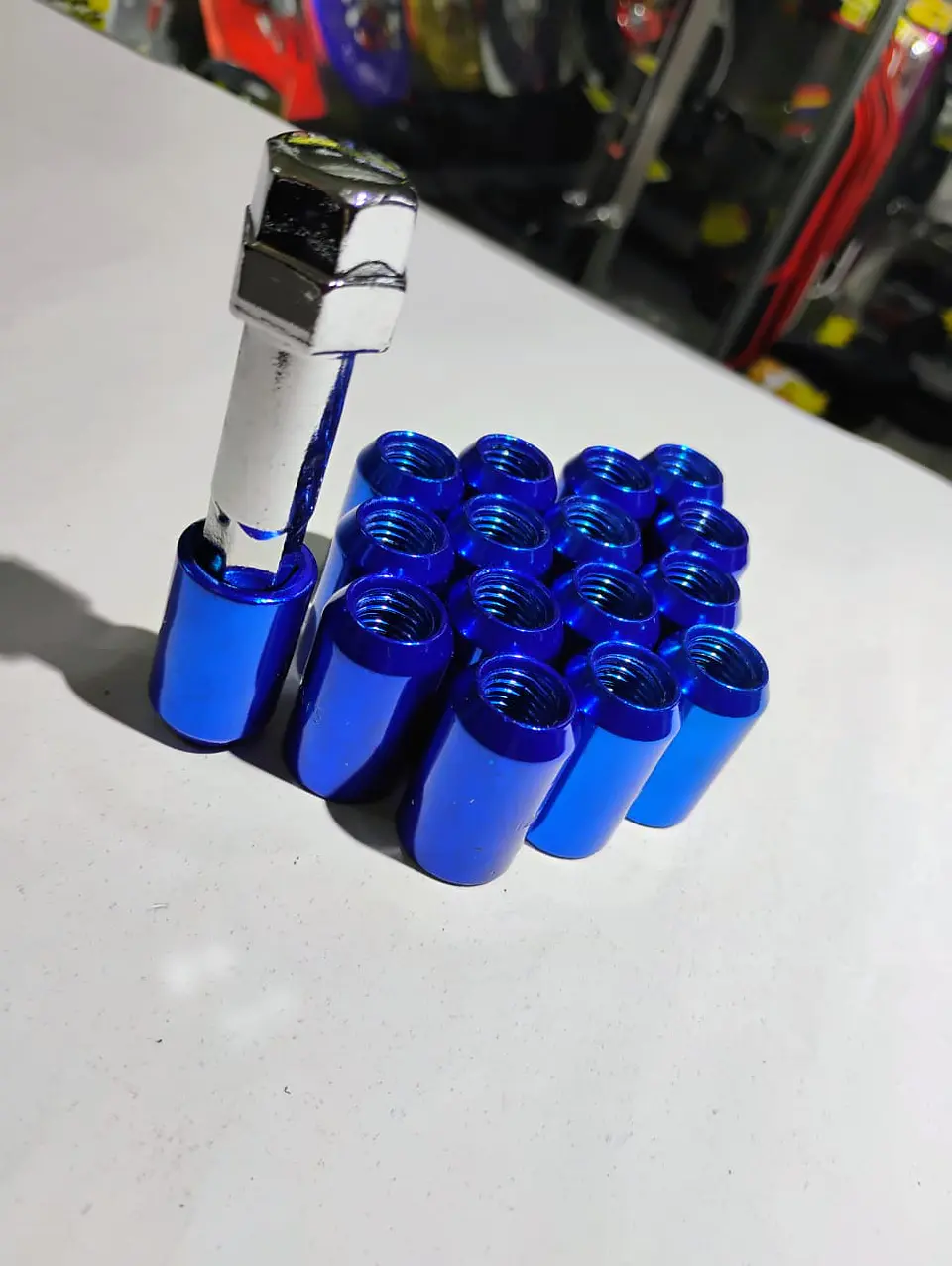 Set tuercas de seguridad 16 piezas 32mm - Azul 10