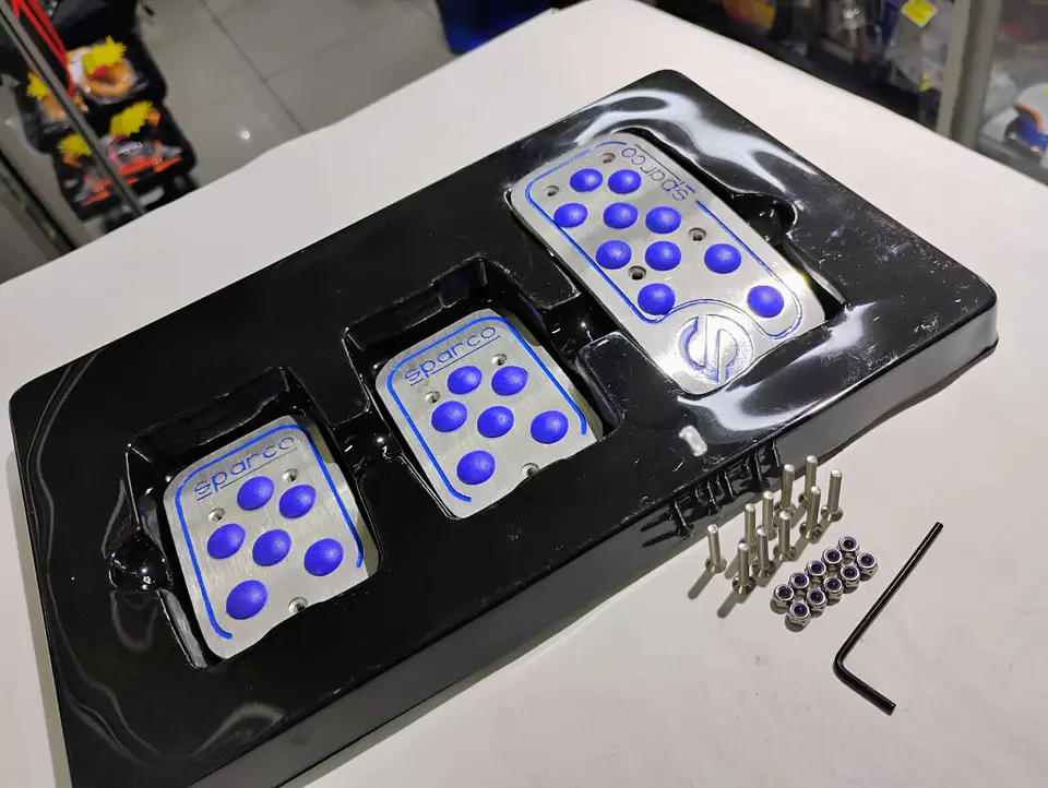 Set cubre pedales Sparco, 3pzs aluminio - Cromado/Azul 1