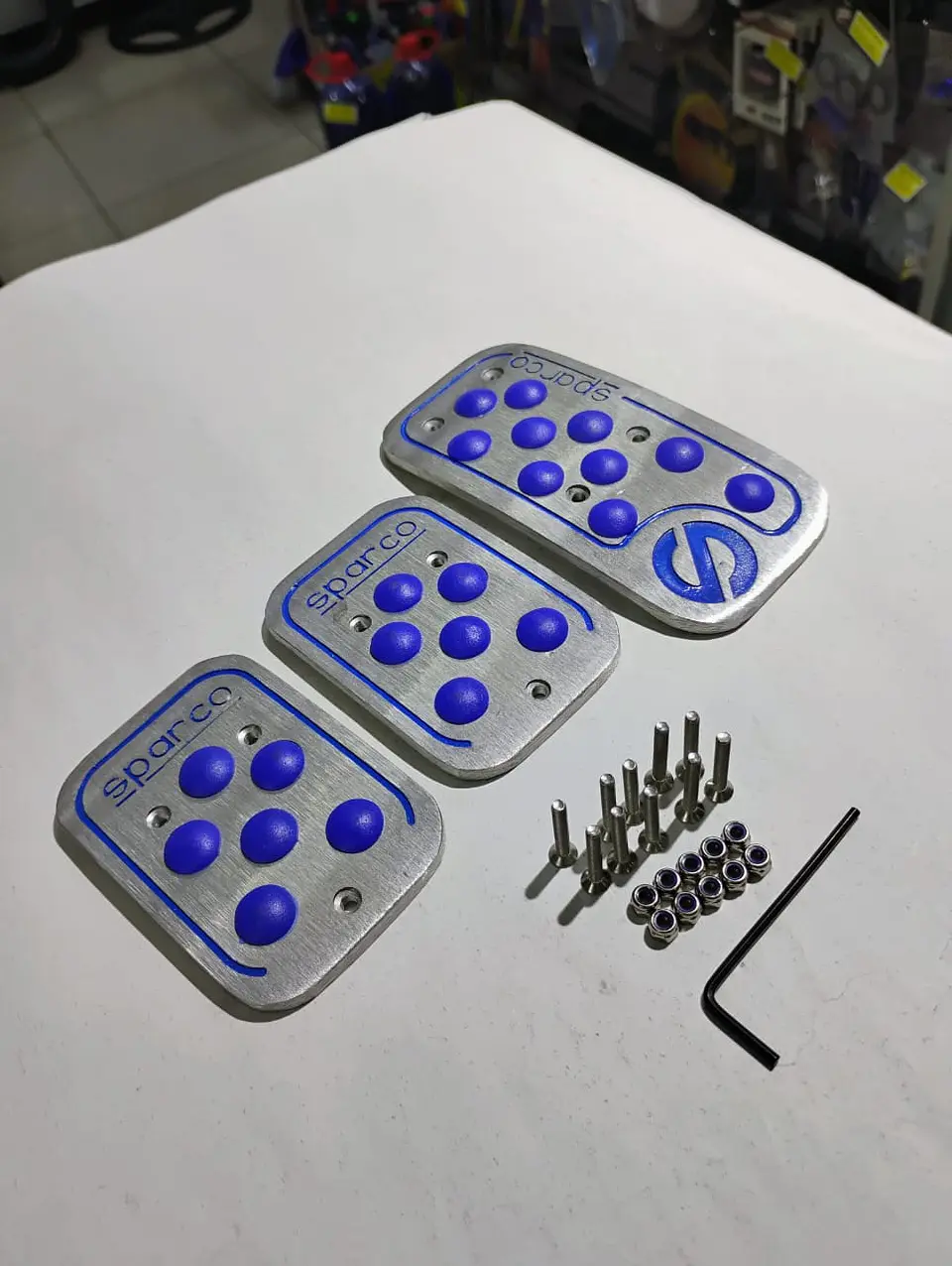 Set cubre pedales Sparco, 3pzs aluminio - Cromado/Azul 13