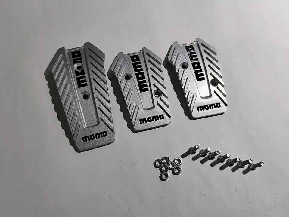 Set cubre pedades de auto Momo 3 piezas de aluminio tunning 12