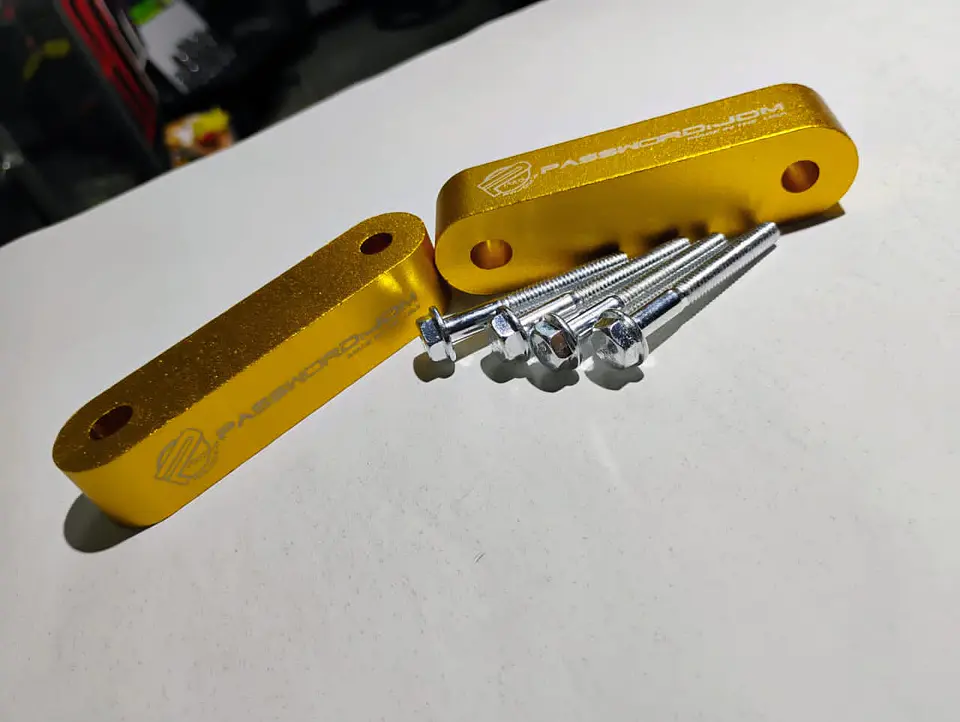 X2 elevadores espaciadores capó aluminio - Dorado 3