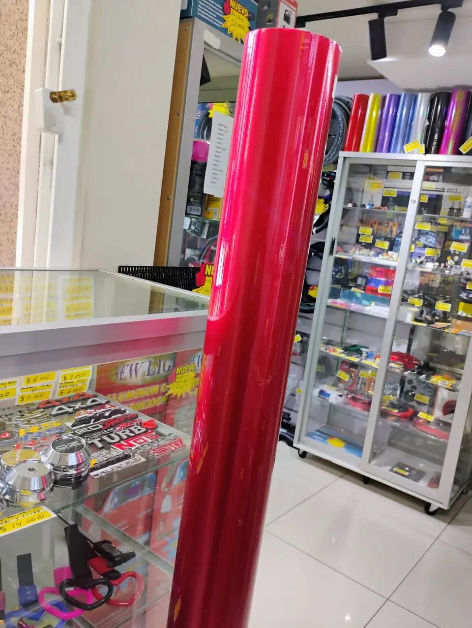 Papel vinilo adhesivo decorativo para wrapping de autos rojo candi 12