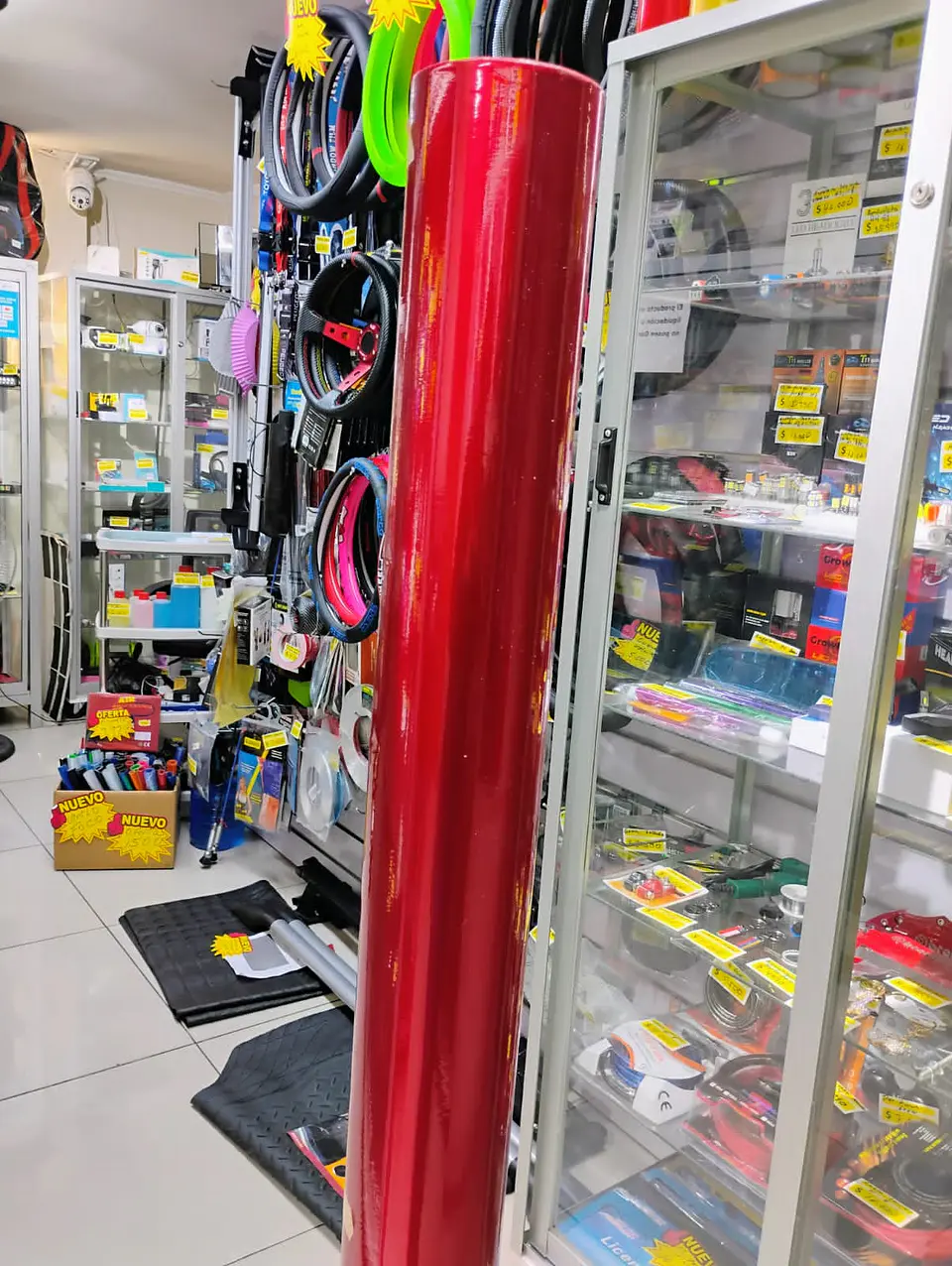 Papel vinilo adhesivo decorativo para wrapping de autos rojo candi 14