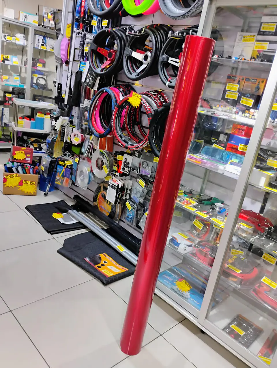 Papel vinilo adhesivo decorativo para wrapping de autos rojo candi 17