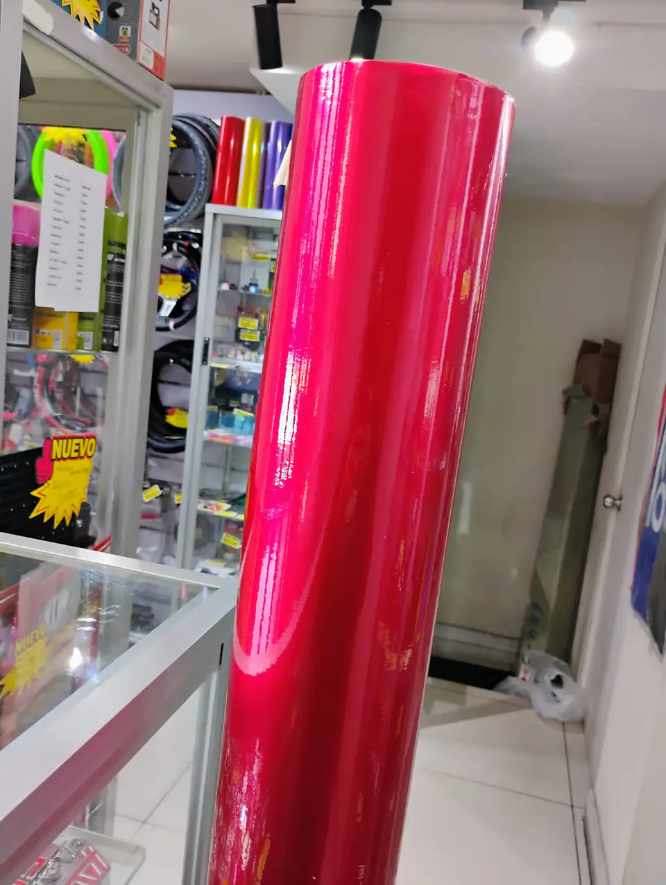 Papel vinilo adhesivo decorativo para wrapping de autos rojo candi 18