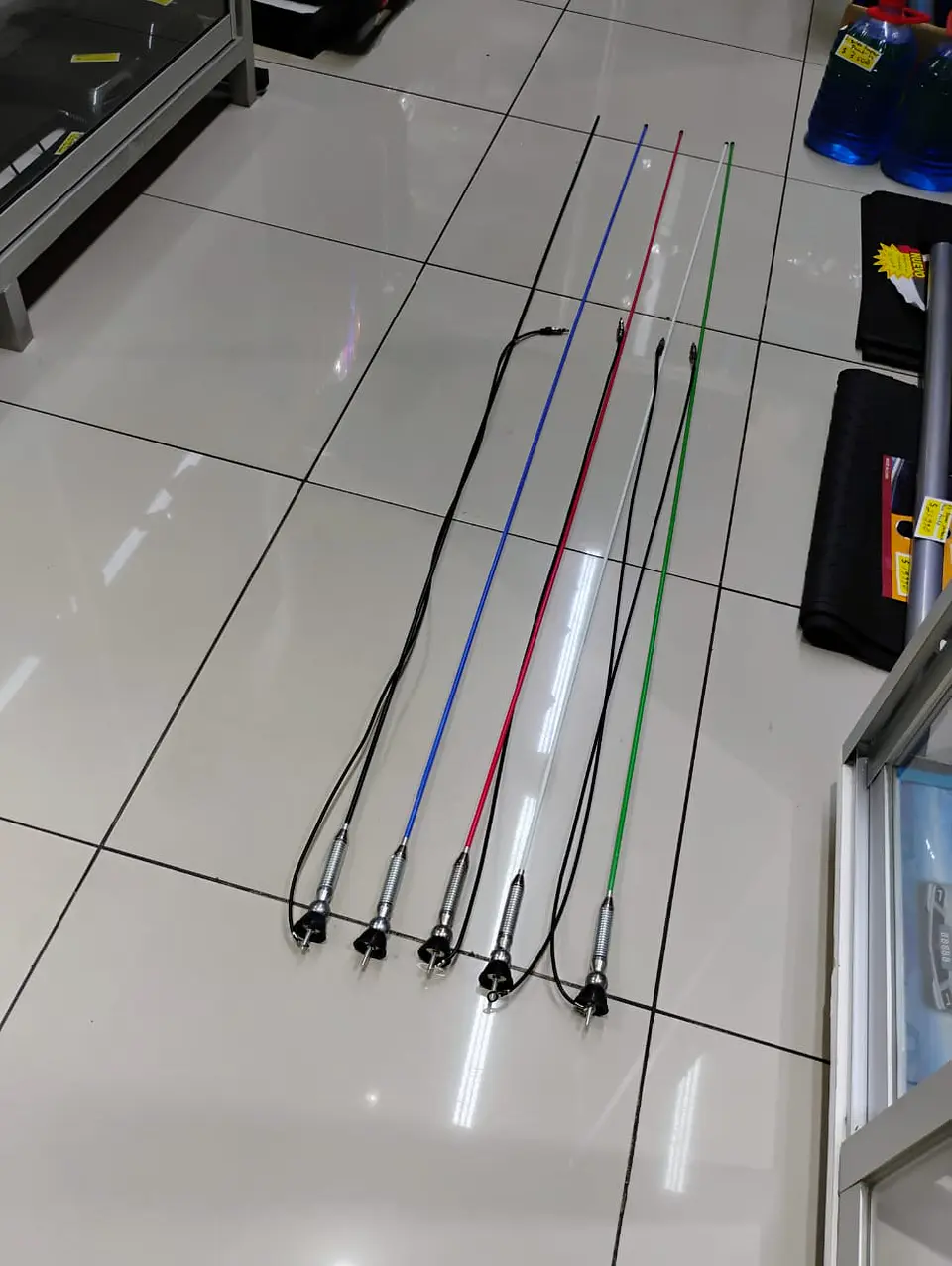 Antena flexible de 2 metros tipo látigo para vehículo 14