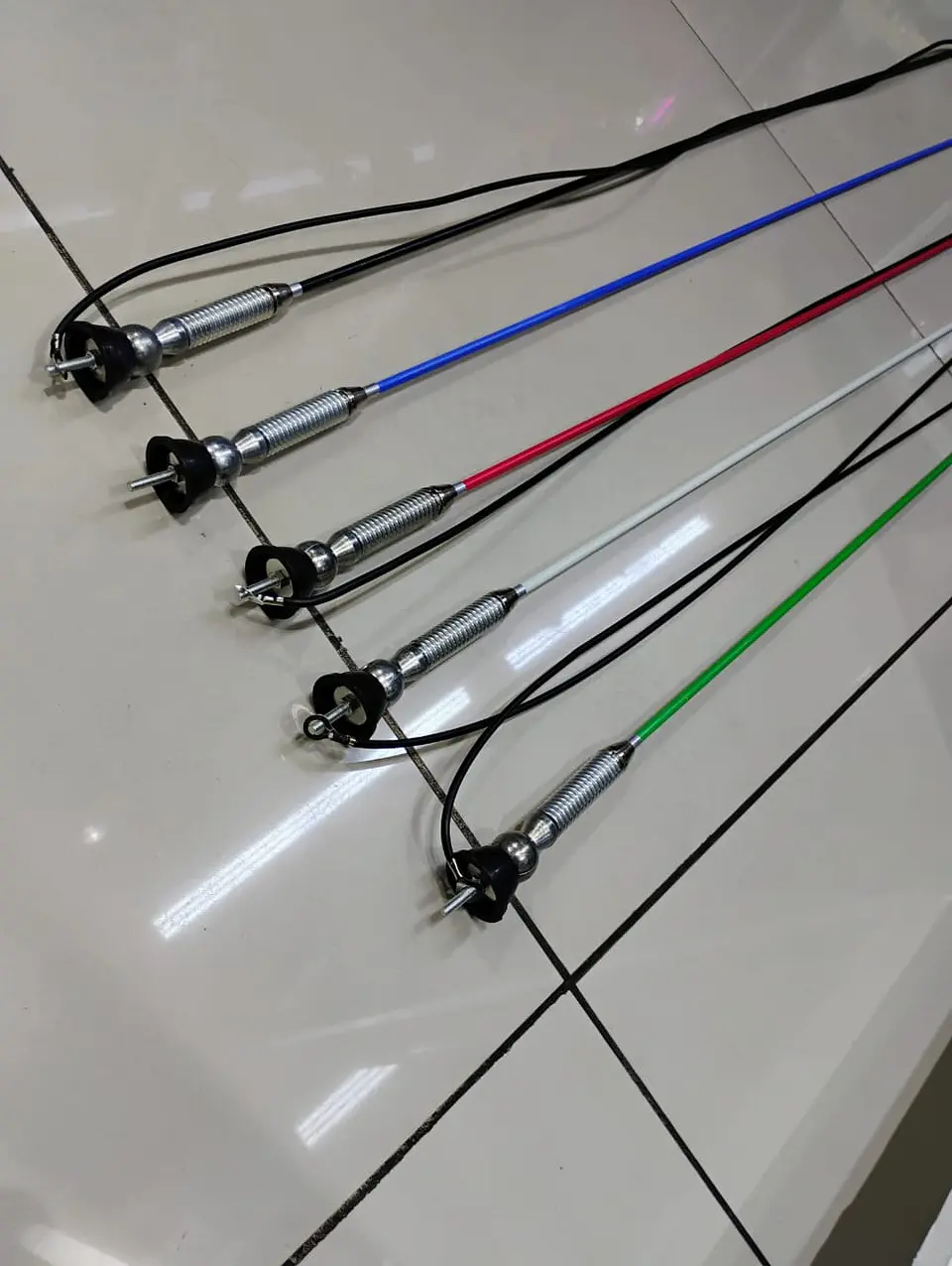 Antena flexible de 2 metros tipo látigo para vehículo 15