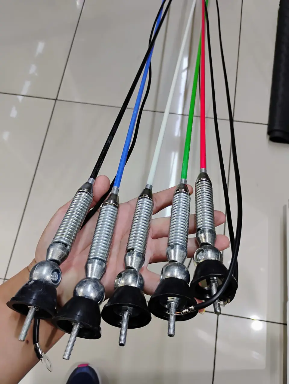 Antena flexible de 2 metros tipo látigo para vehículo 1