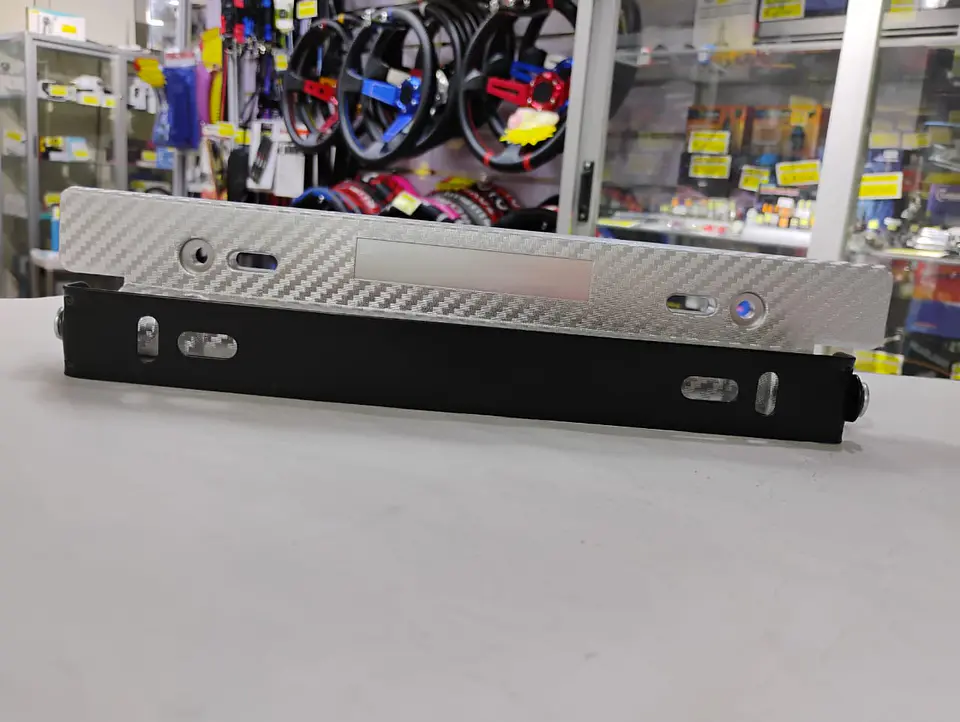 Porta placa patente fibra de carbono - plata 6