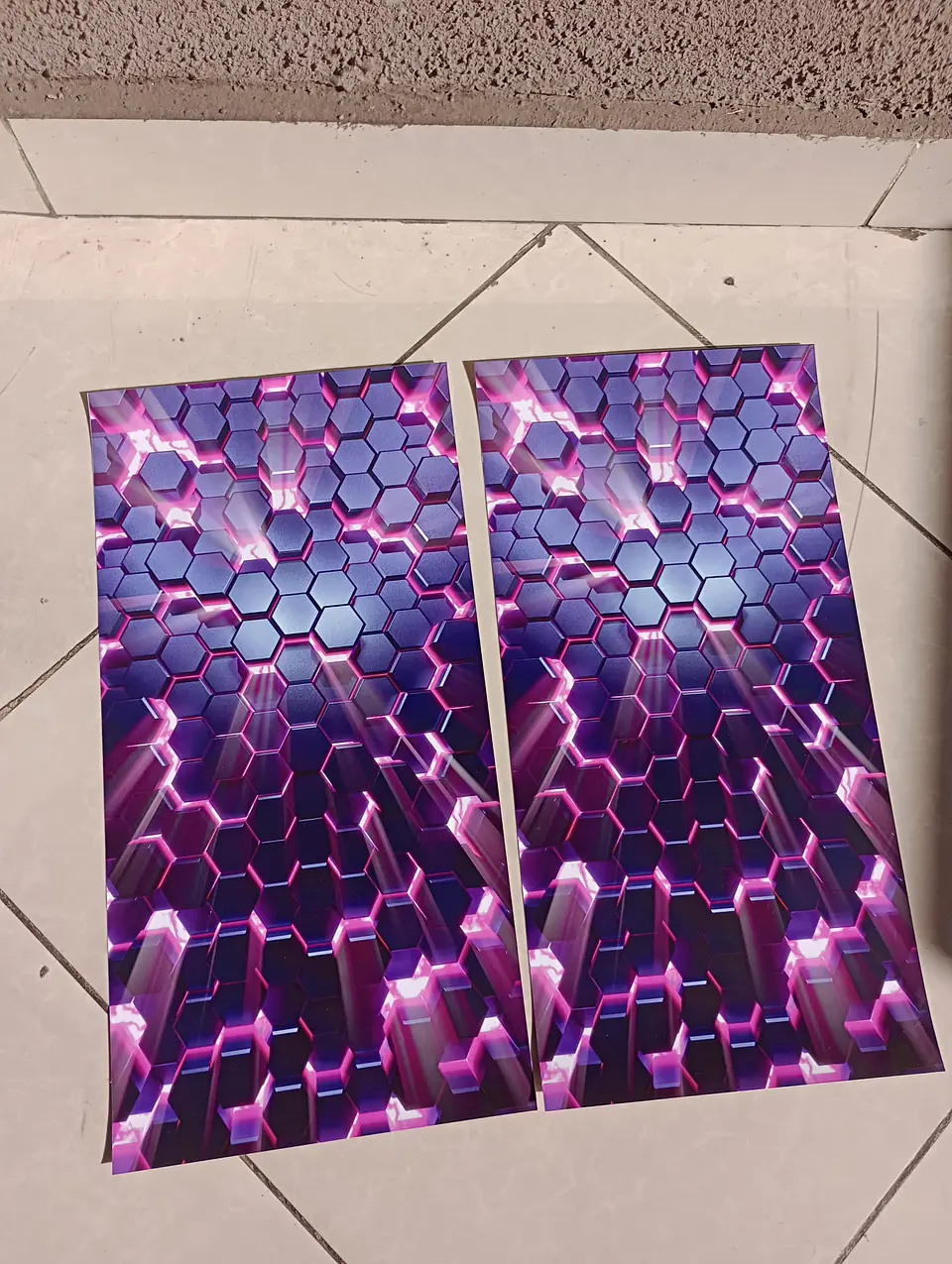 X2 pegatinas sticker adhesivos hexagonal fucsia con lila para pilares 1