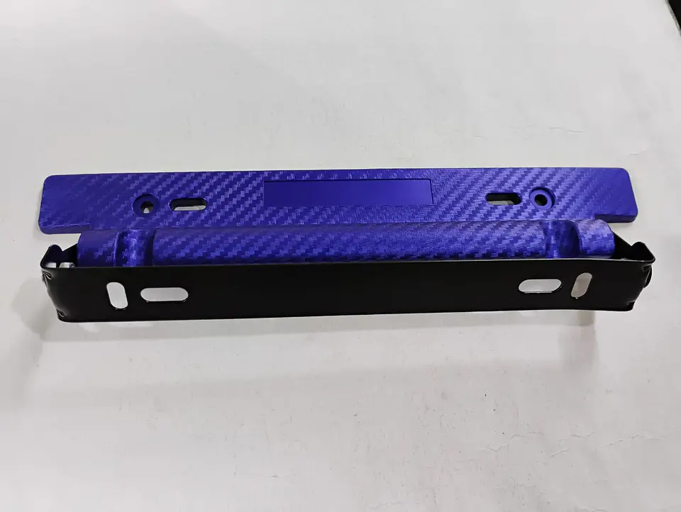 Porta placa patente fibra de carbono - azul 1