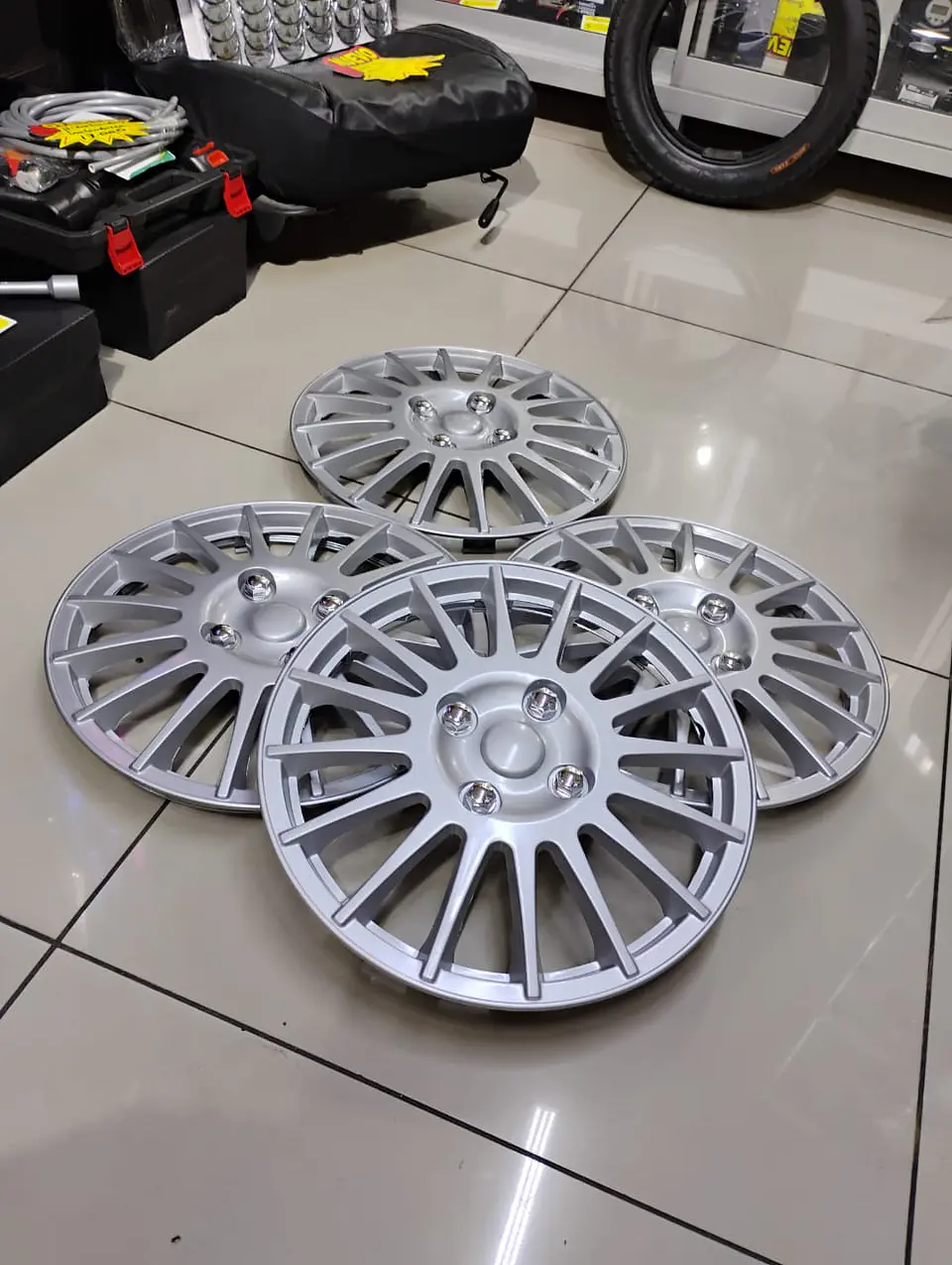 Set x4 Tapas de Ruedas / Copa Aro 15 7