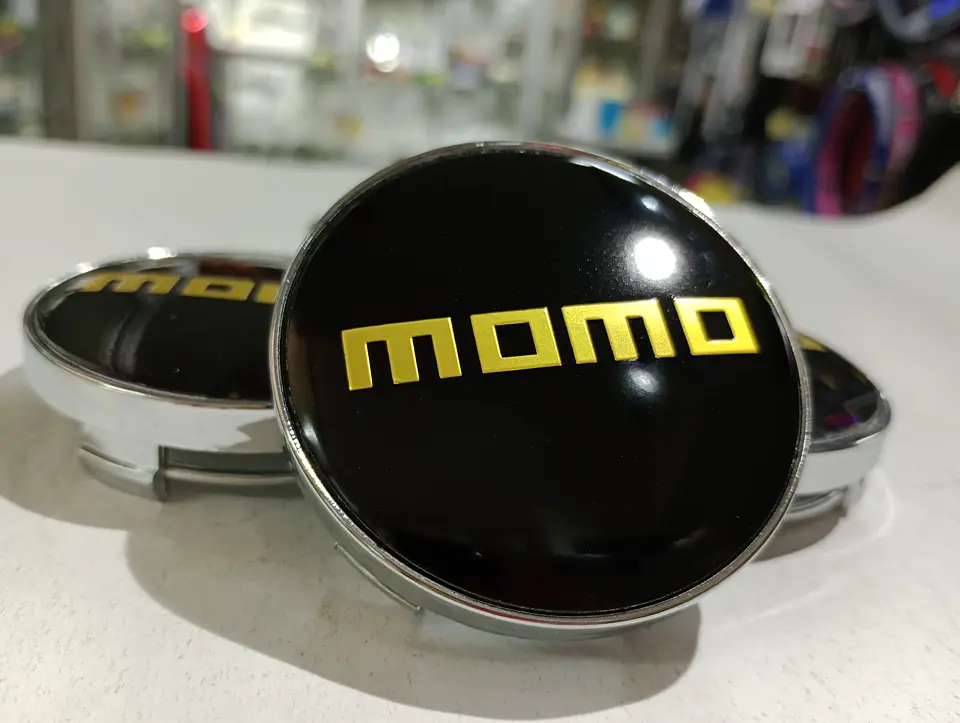 Set x4 Tapas para Centro de Llantas Momo 10