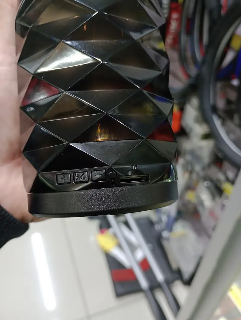 Exclusiva Parlante Altavoz Bluetooth con Mini Cámara HD 1080p – 4
