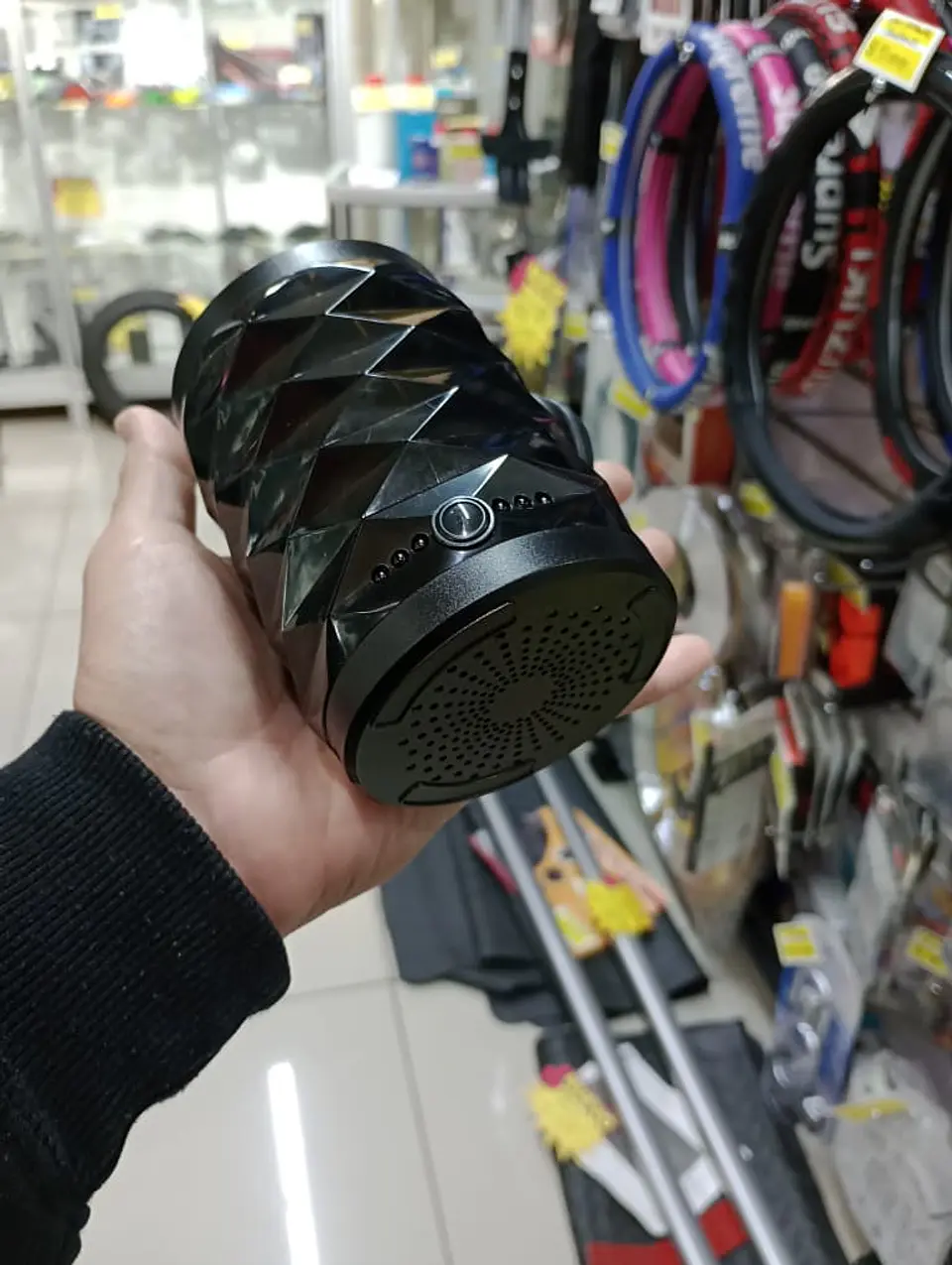Exclusiva Parlante Altavoz Bluetooth con Mini Cámara HD 1080p – 10