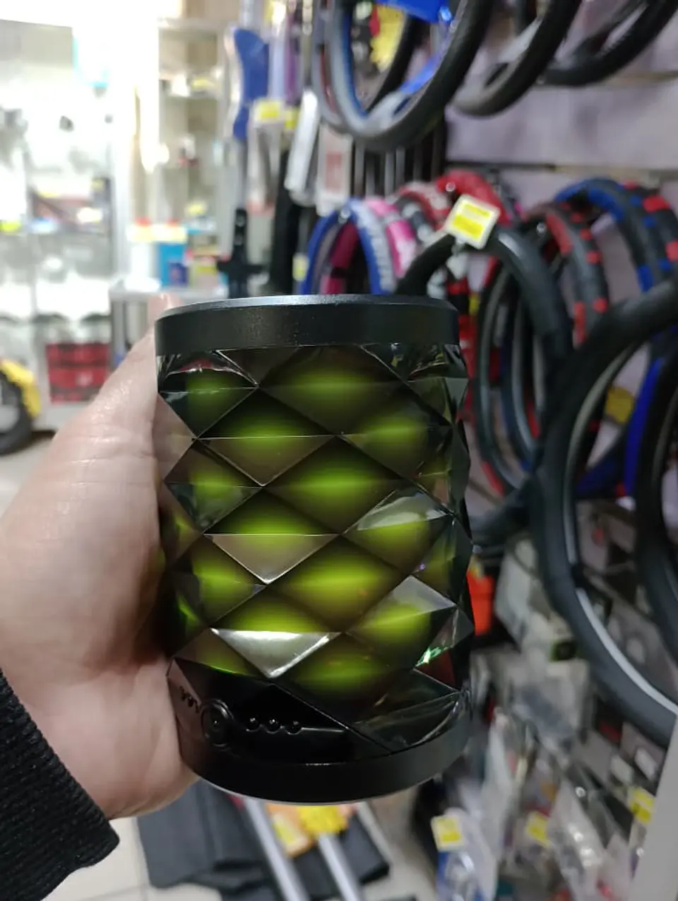 Exclusiva Parlante Altavoz Bluetooth con Mini Cámara HD 1080p – 12