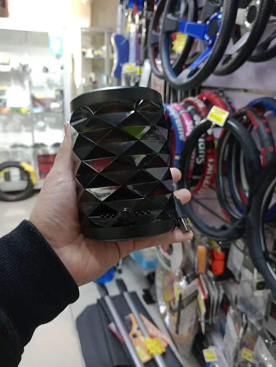 Exclusiva Parlante Altavoz Bluetooth con Mini Cámara HD 1080p – 18