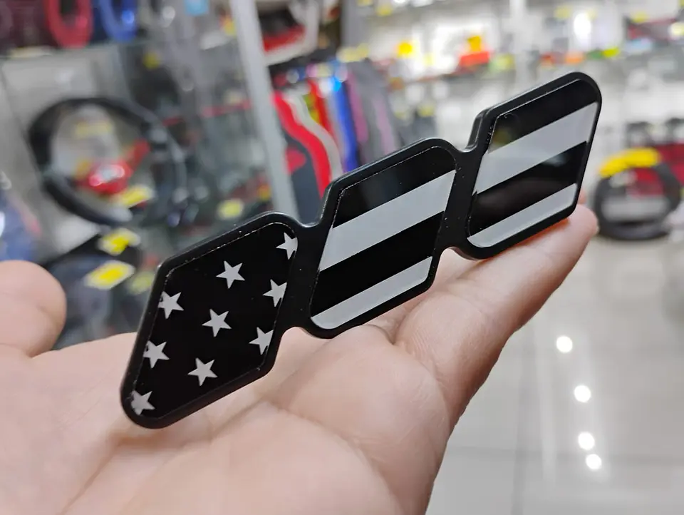DE Emblema Insignia de Rejilla Acrílico para Toyota tricolor 15