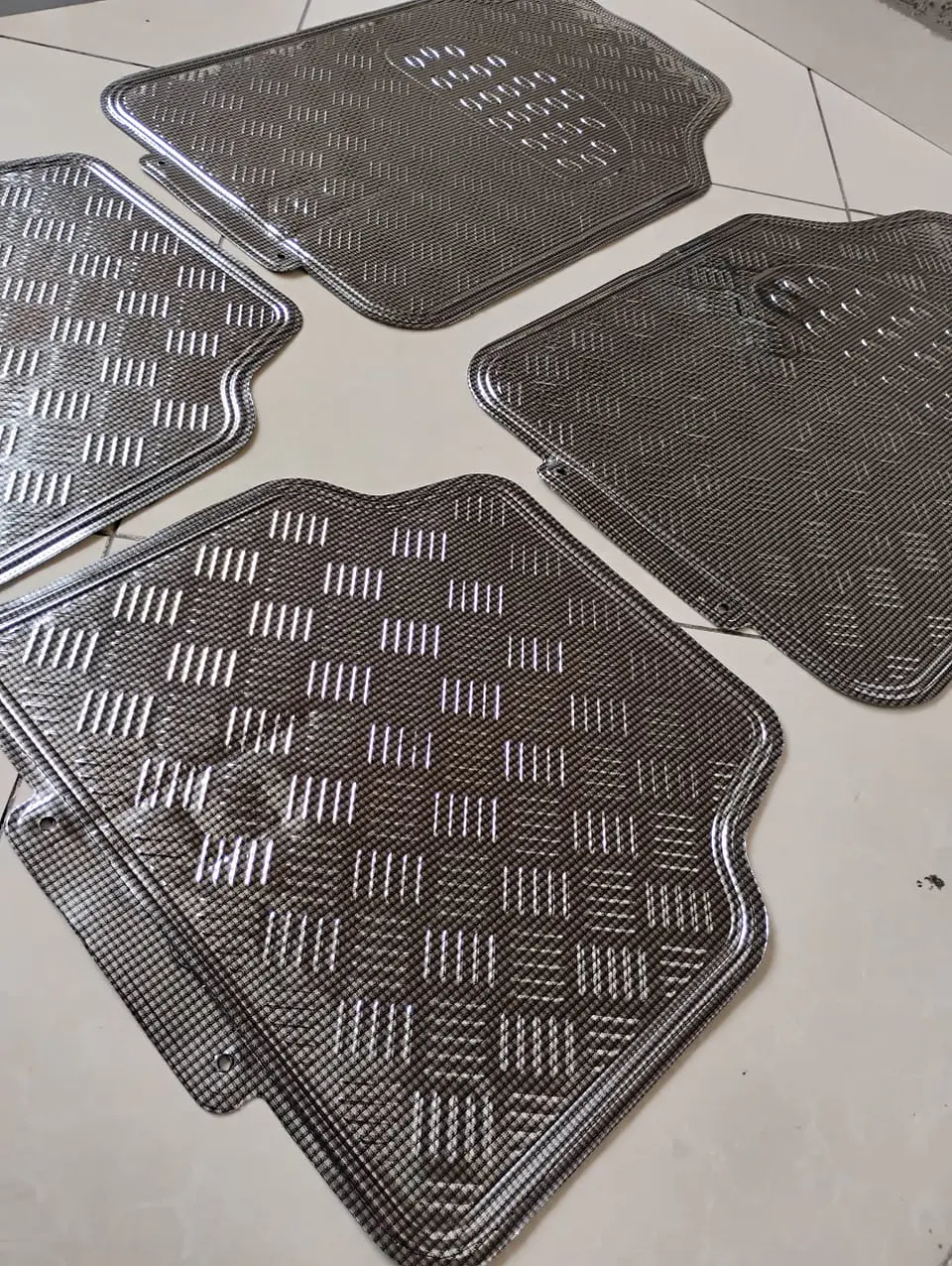X4 Alfombras - gris carbono ( cambia el estilo de tu vehículo ) 11