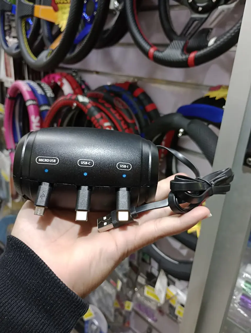 RELÁMPAGO Cargador Retráctil para Apoya Cabezas - Estación de Carga 3 13