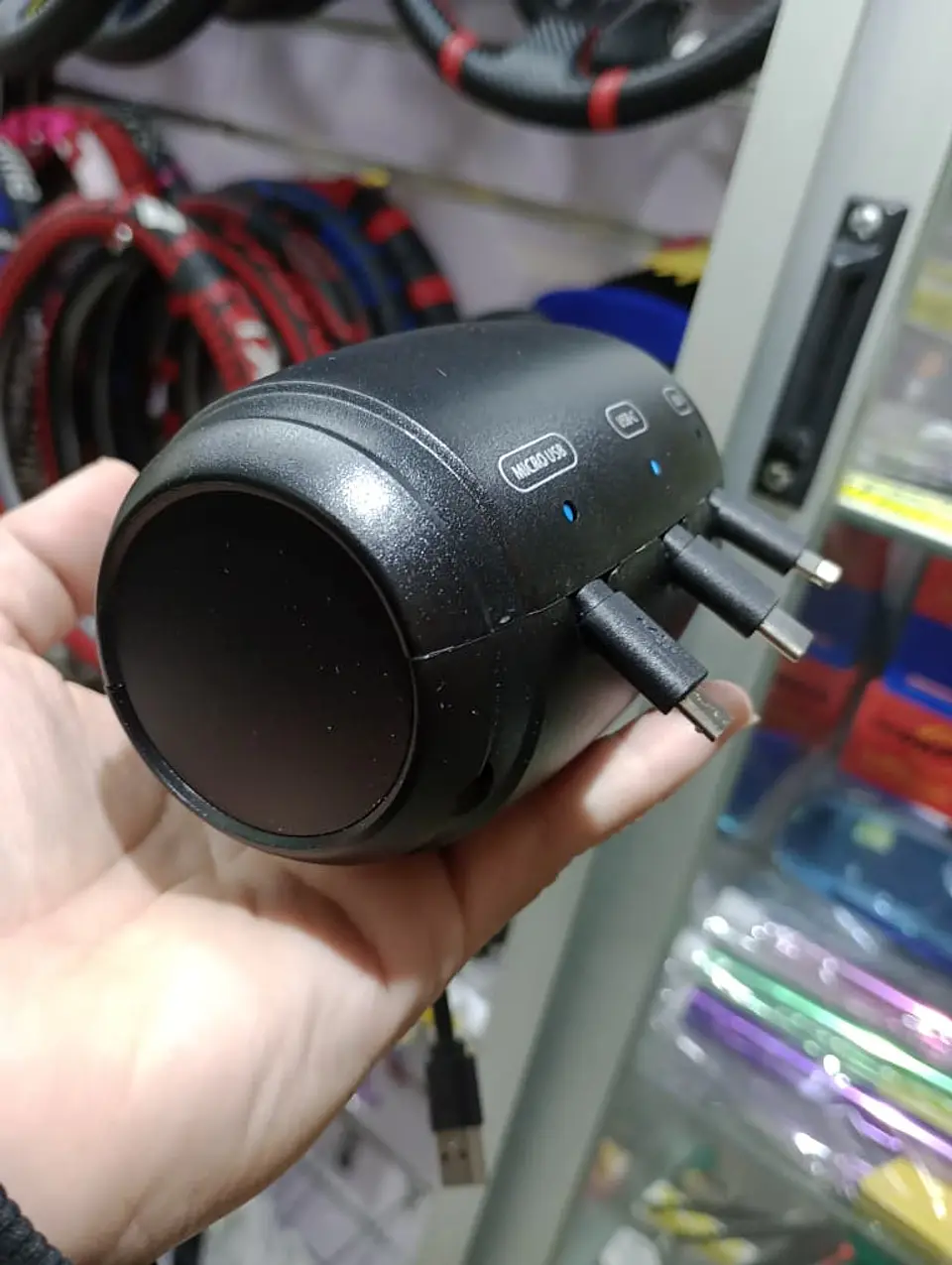 RELÁMPAGO Cargador Retráctil para Apoya Cabezas - Estación de Carga 3 14