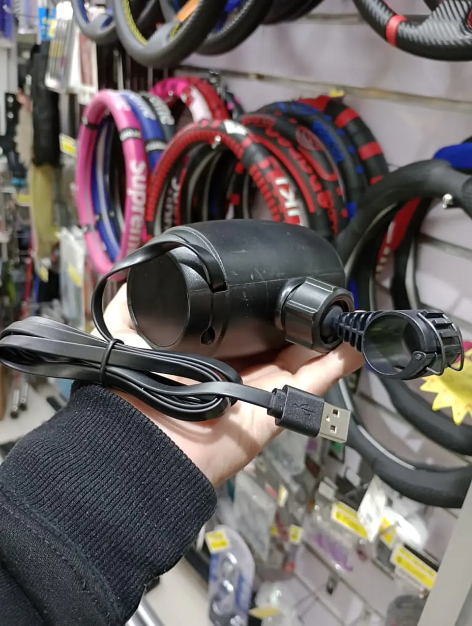 RELÁMPAGO Cargador Retráctil para Apoya Cabezas - Estación de Carga 3 26