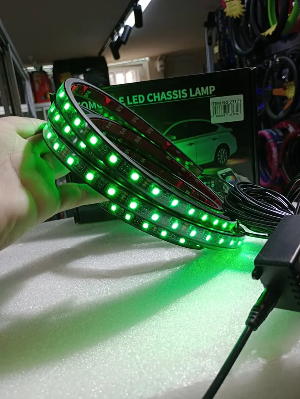 RELÁMPAGO Luz LED Multicolor para Auto - Ilumina tu Chasis y 4