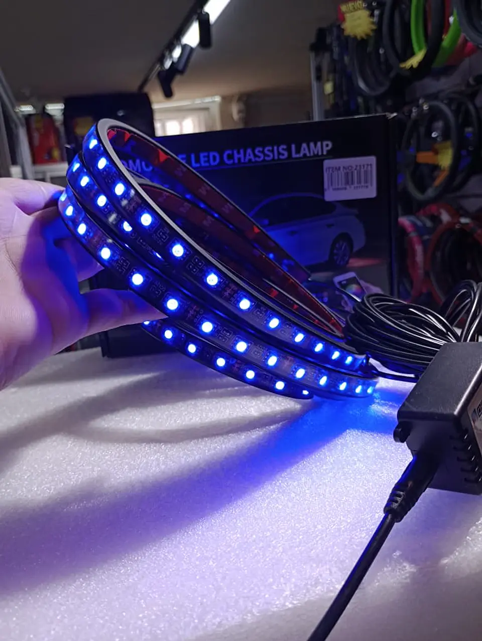 RELÁMPAGO Luz LED Multicolor para Auto - Ilumina tu Chasis y 5