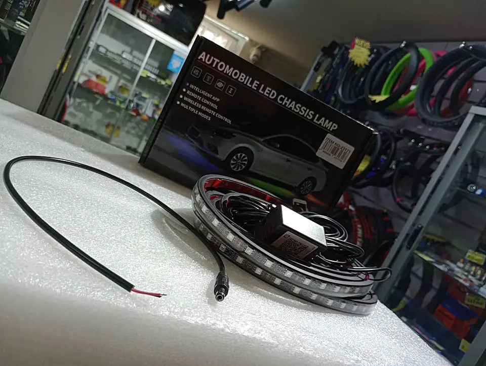RELÁMPAGO Luz LED Multicolor para Auto - Ilumina tu Chasis y 14