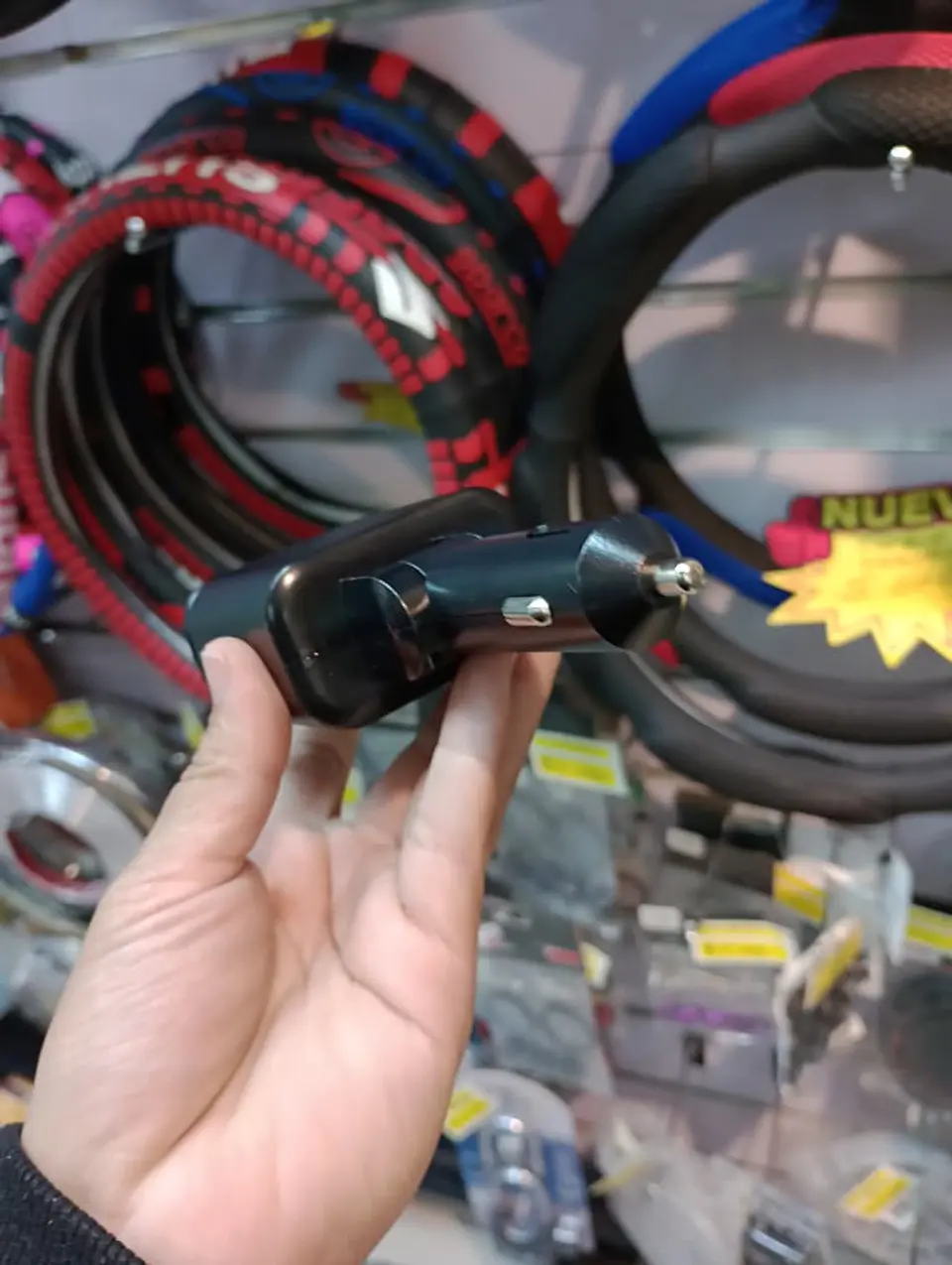 Cargador Retráctil 5 en 1 para Autos 180w con Lámpara de cielo 8