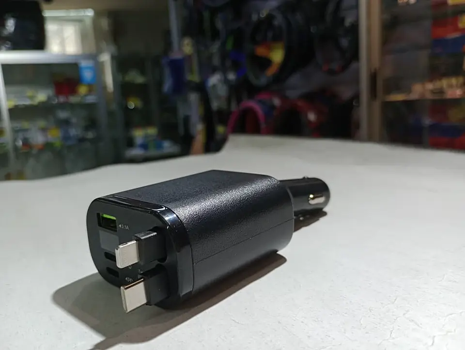 Cargador retractil 5 en 1 66W con Pantalla Digital Inteligente 2