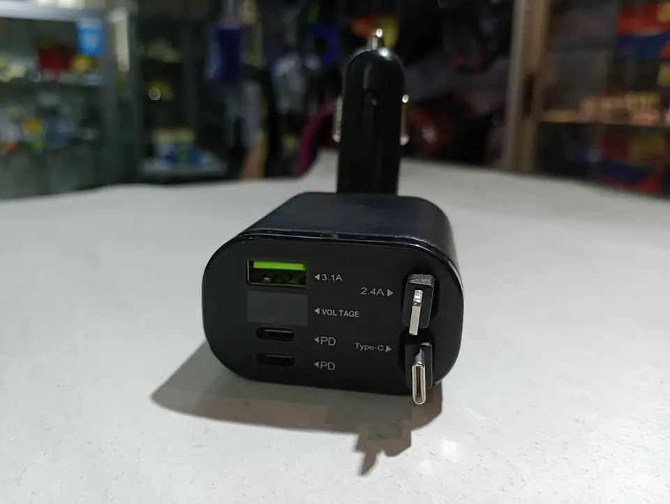 Cargador retractil 5 en 1 66W con Pantalla Digital Inteligente 3