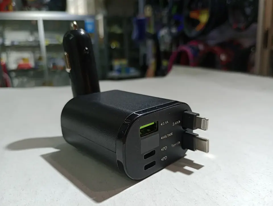 Cargador retractil 5 en 1 66W con Pantalla Digital Inteligente 5